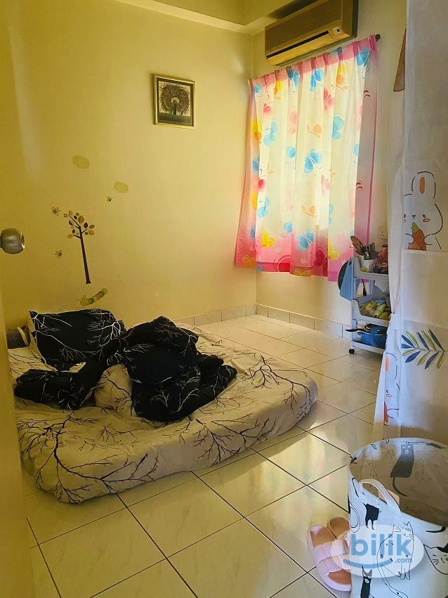 Middle Room at Sri Manja Court, PJ South - Image 1
