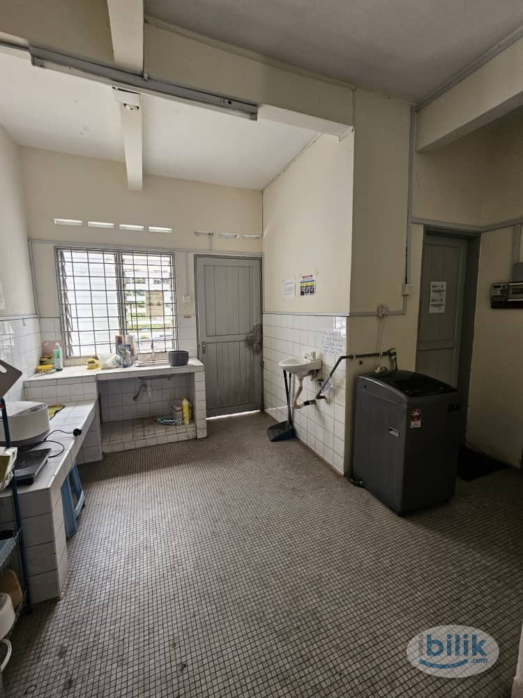 Middle Room at SS2, Petaling Jaya (150m Walk To Tmn Bahagia LRT) - Image 2