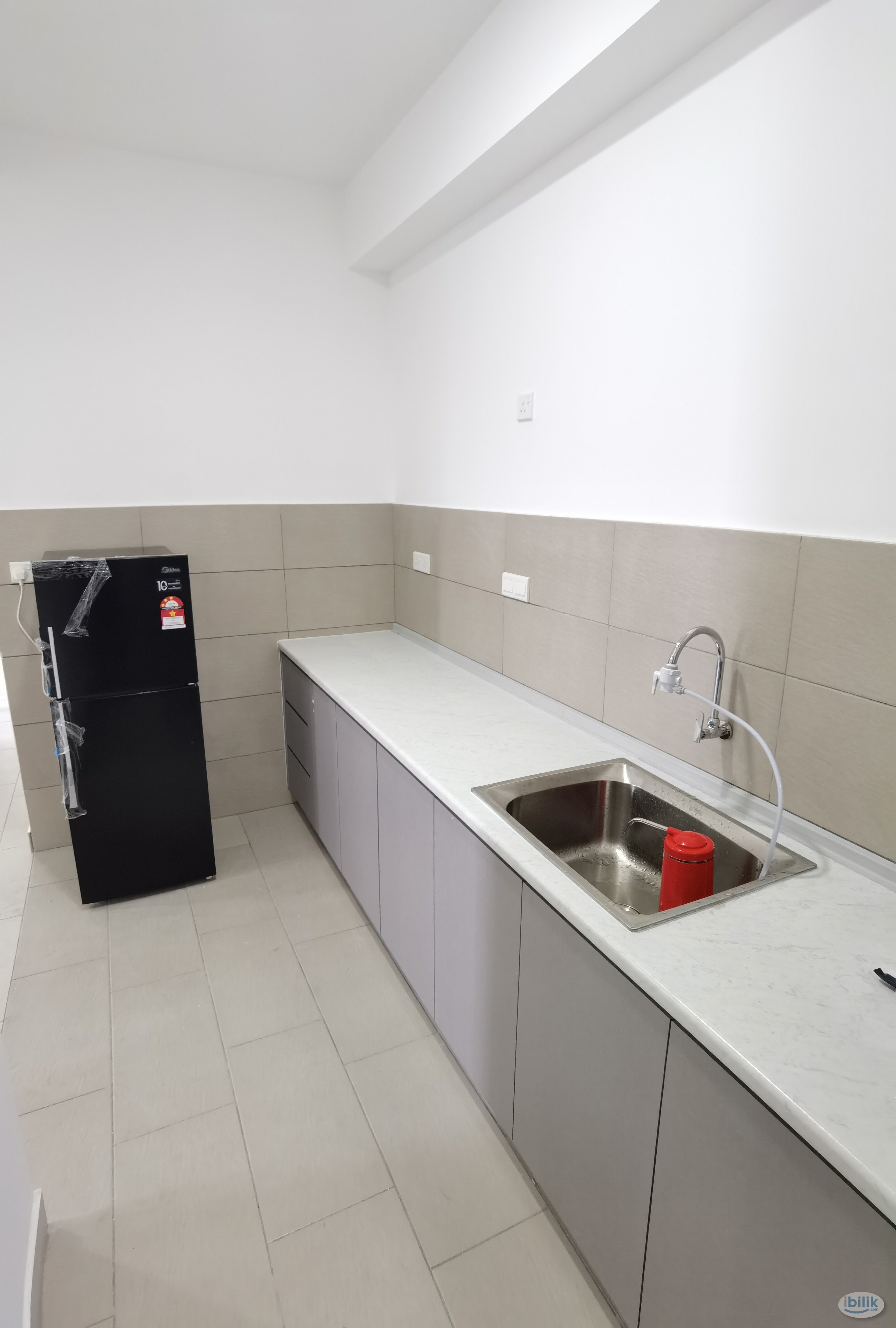 Single Room at Astetica Residences, Seri Kembangan Near KTM The Mines - Image 3