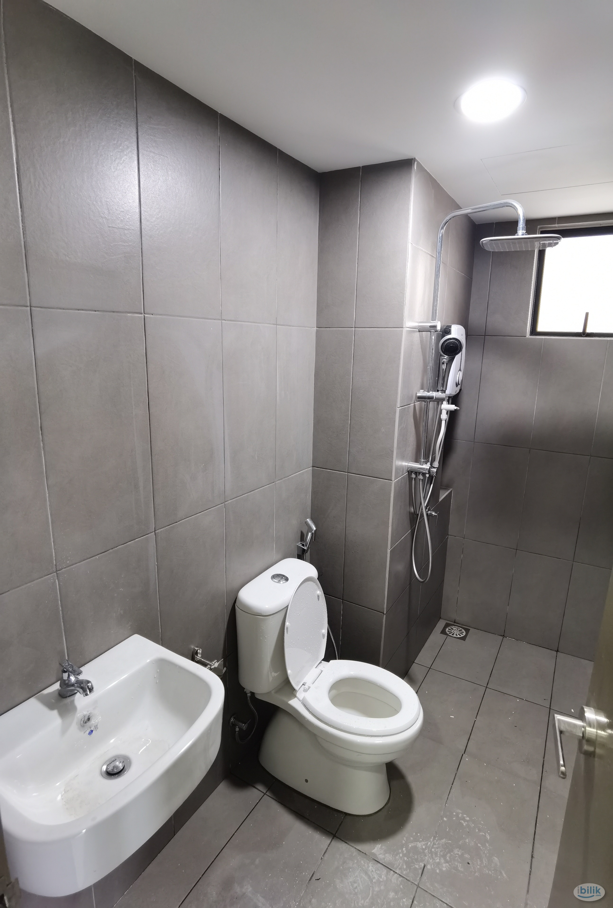 Single Room at Astetica Residences, Seri Kembangan Near KTM The Mines - Image 5
