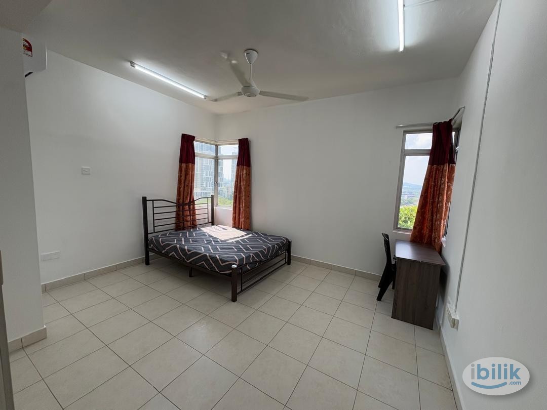 [Female Only] Middle Room with Aircond at Cyberia SmartHomes, Cyberjaya - Image 2