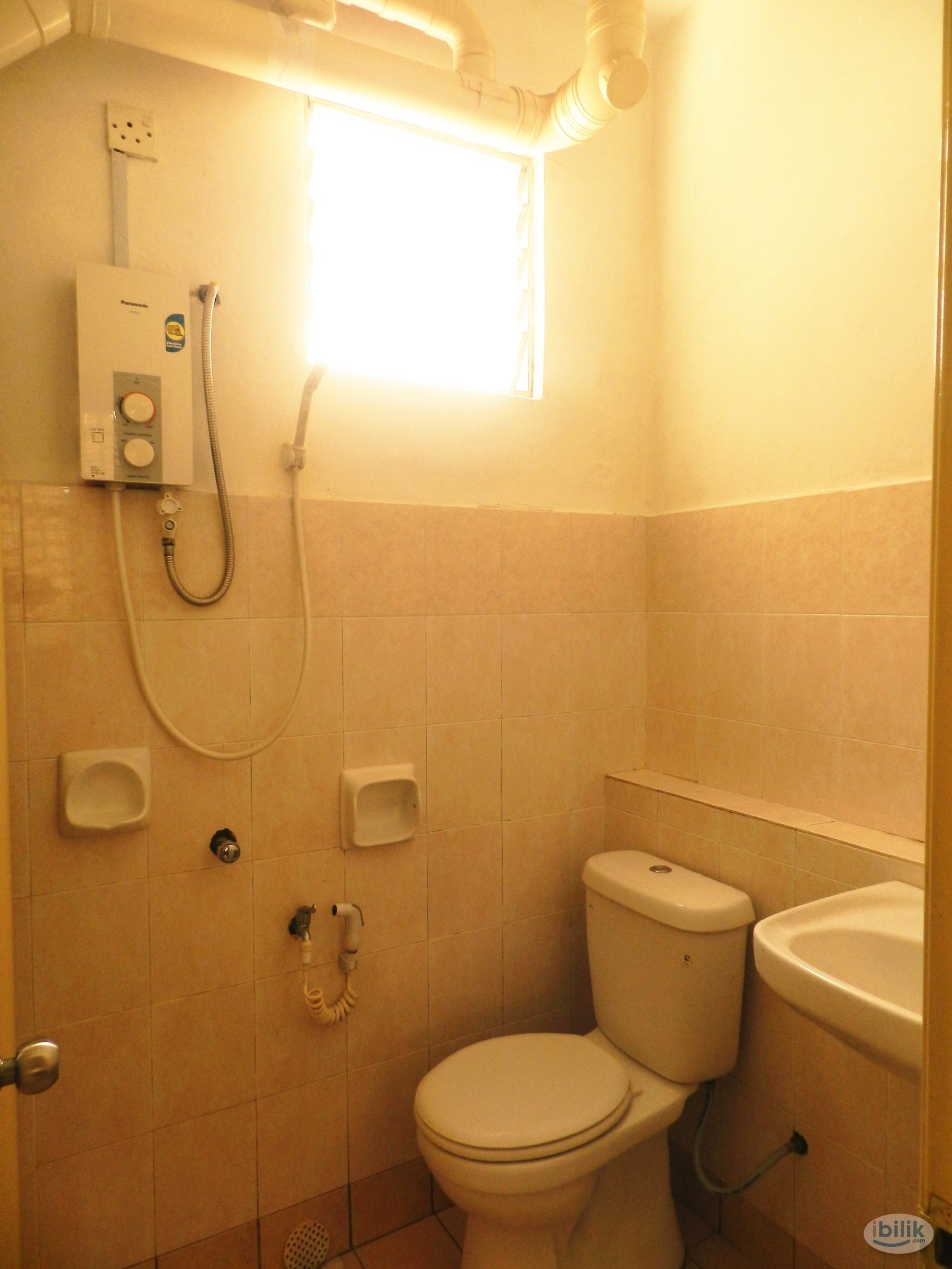 Near Taylor - Master Room at Mutiara Perdana, Bandar Sunway - Image 5