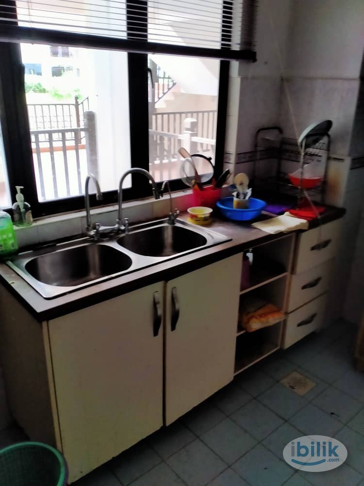 Villa Middle Room at Cyberjaya, Selangor - Image 1