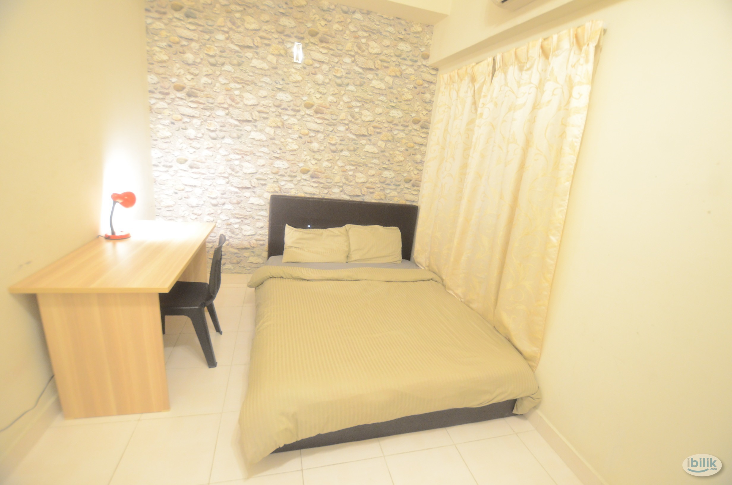 Female Unit Big Middle Room at Setiawalk, Pusat Bandar Puchong - Image 4
