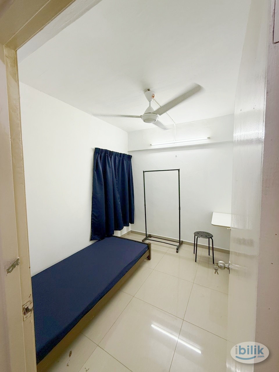 Middle Room at Pelangi Apartment, Mutiara Damansara - Image 1