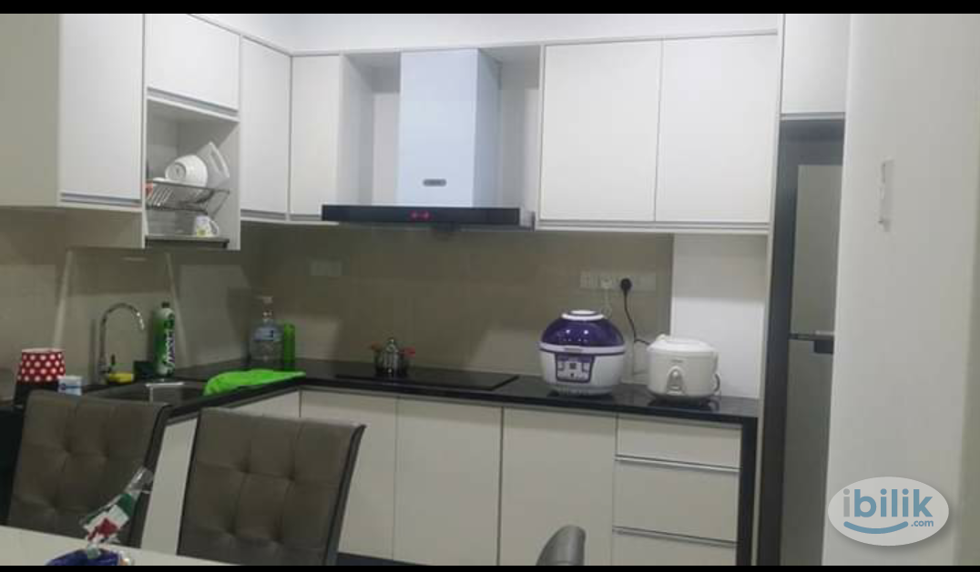 Female share room with utilities covered - Image 4
