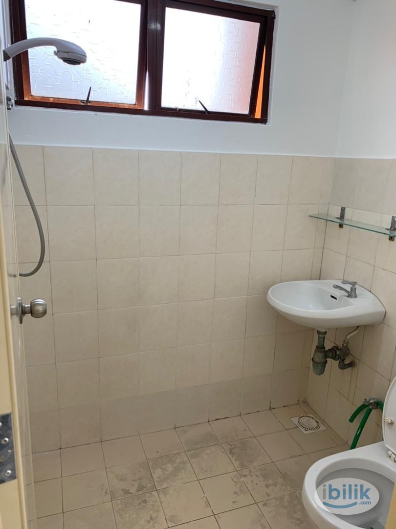 Middle Room at Palm Spring, Kota Damansara.. - Image 2