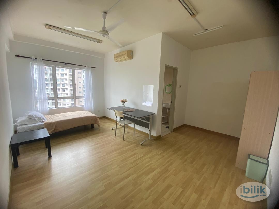 Master Room at Cova Suites, Kota Damansara - Image 1
