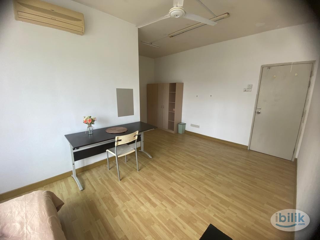 Master Room at Cova Suites, Kota Damansara - Image 2