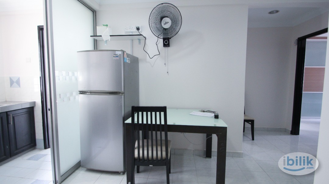 Queen Bedroom with Aircond, Salvia Apartment Kota Damansara next to Giant, Mitraland, The Strand, Dataran Sunway, MRT Su - Image 1