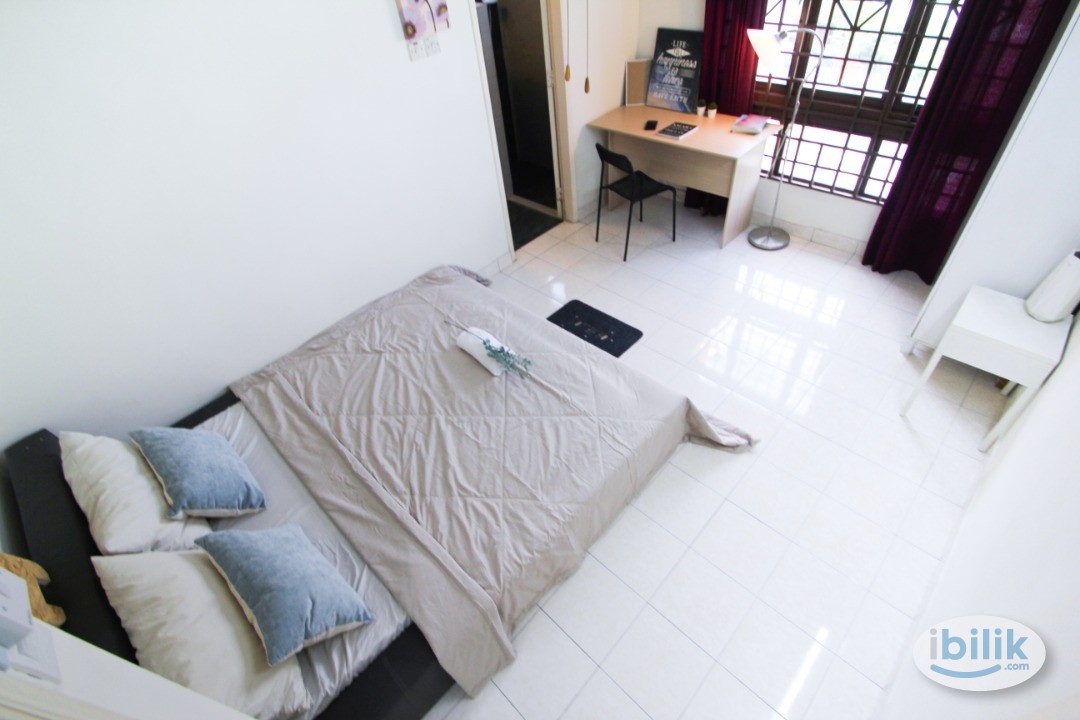 Master Room with Private Bathroom, Window & AC @ Palm Spring, Kota Damansara near to MRT Surian, IOI Damansara, Sunway N - Image 1