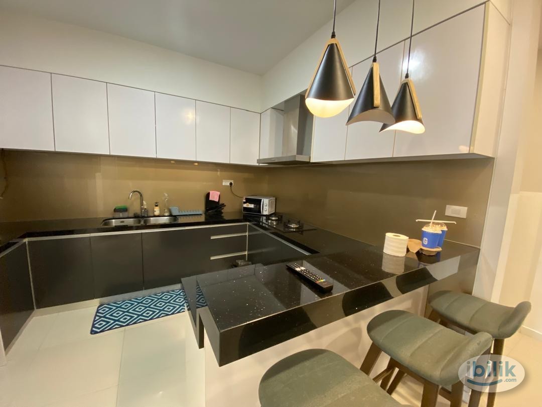 Female Middle Room, The Azure Residences, Sapphire Paradigm (Chinese) - Image 4