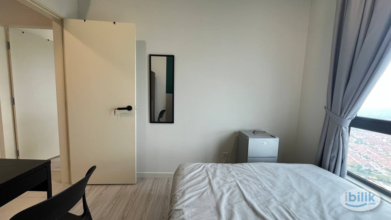 Middle Room at Meta Residences Putra Permai, Seri Kembangan - Image 2