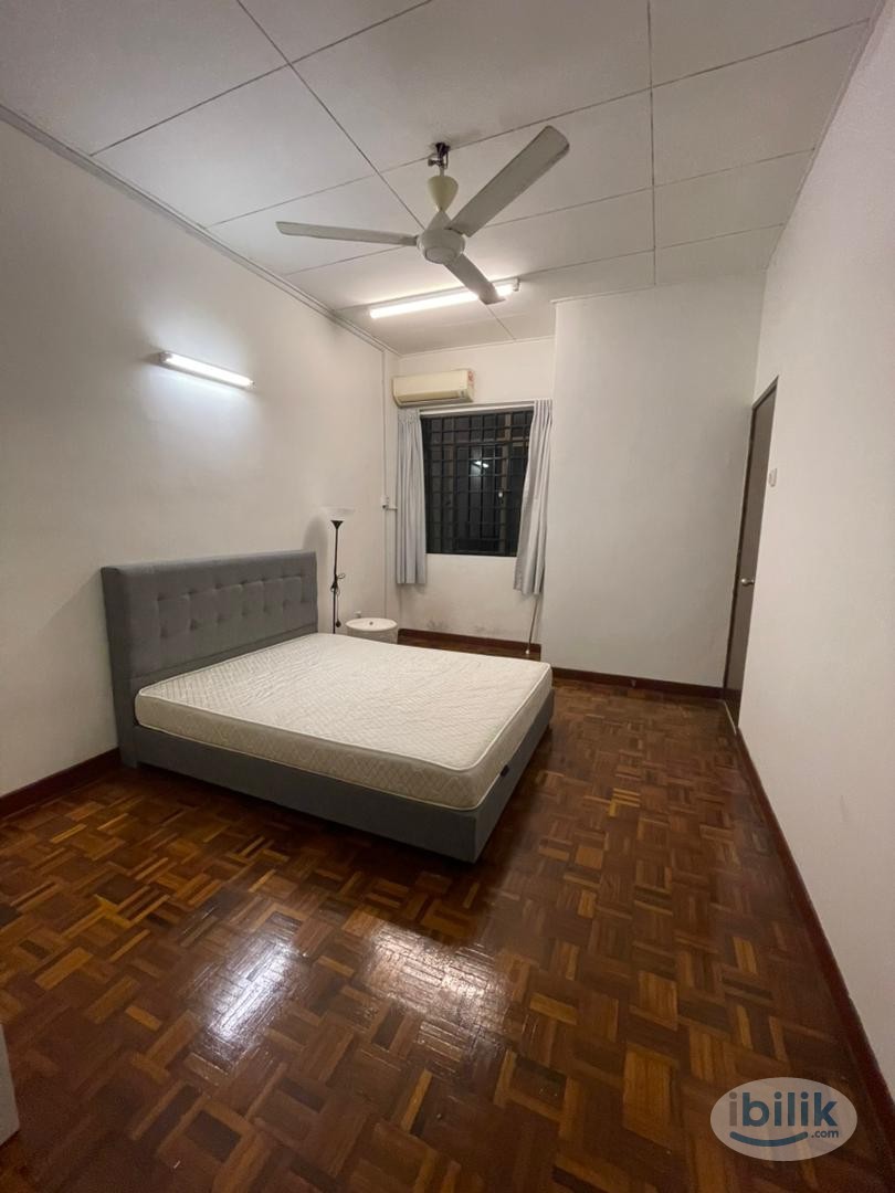 🥰1U FEMALE UNIT MIDDLE ROOM FOR RENT AT BANDAR UTAMA 🥰🌿MOVE IN IMMEDIATELY🌈TRUSTED AGENT🌈 - Image 1