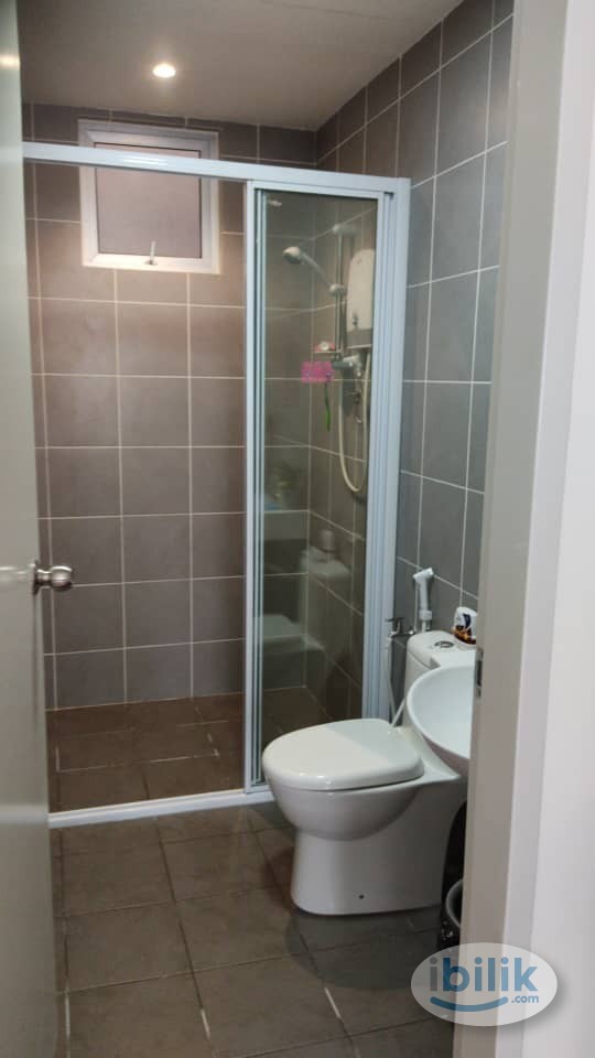 Private Master Room at Savanna Executive Suites @ Southville City, Bangi - Image 1