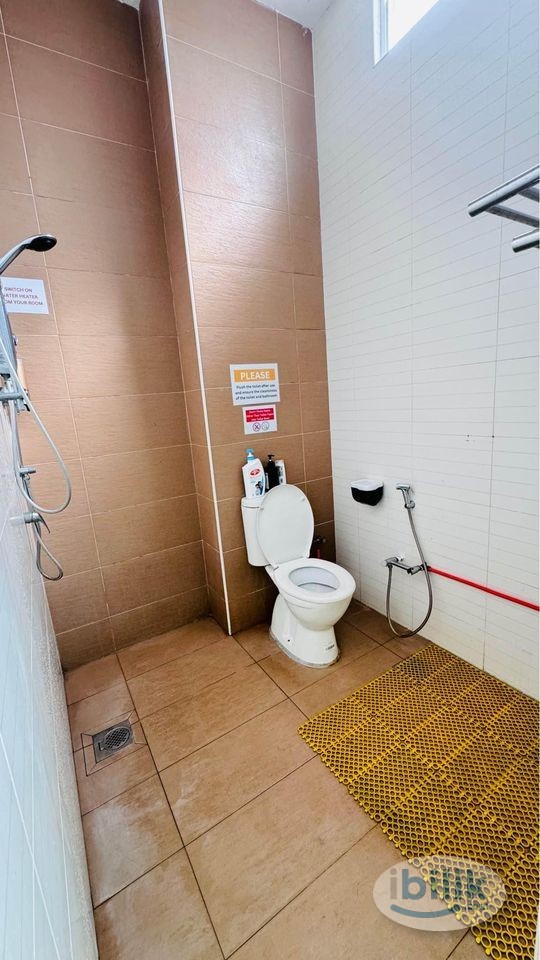 💥HOT BUDGET ROOM💥Room for Rent at Tanjung Bungah Penang - Image 1