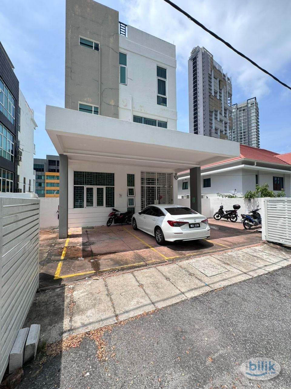 Budget Co-Living Room💸 Room for Rent at Tanjung Bungah Penang - Image 2