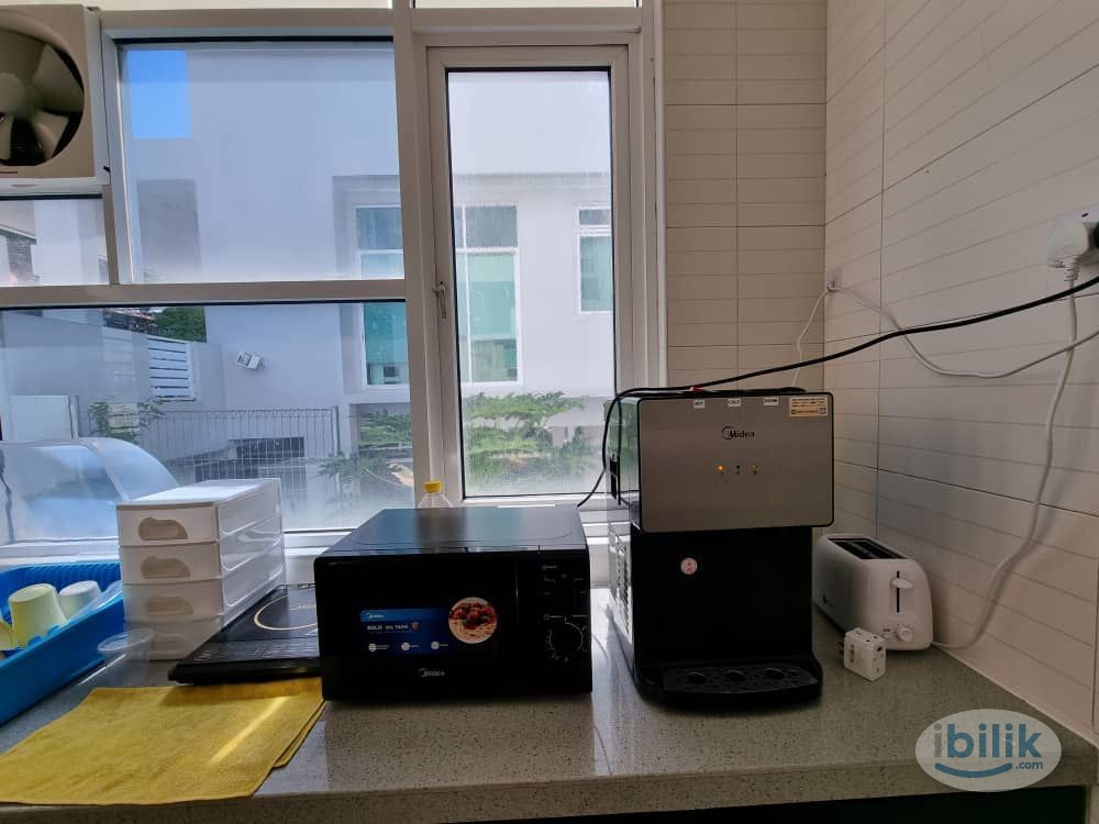 Budget Co-Living Room💸 Room for Rent at Tanjung Bungah Penang - Image 3