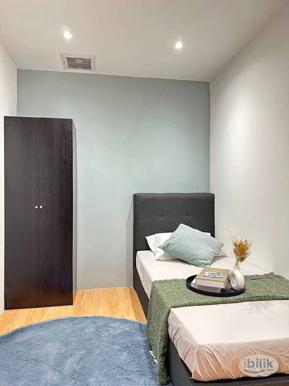 Walking distance @ BRT Mentari, single room @ Q-Inn Hotel PJS 8, Bandar Sunway, Mc Donald Sunway Pyramid,  BRT Mentari - Image 1
