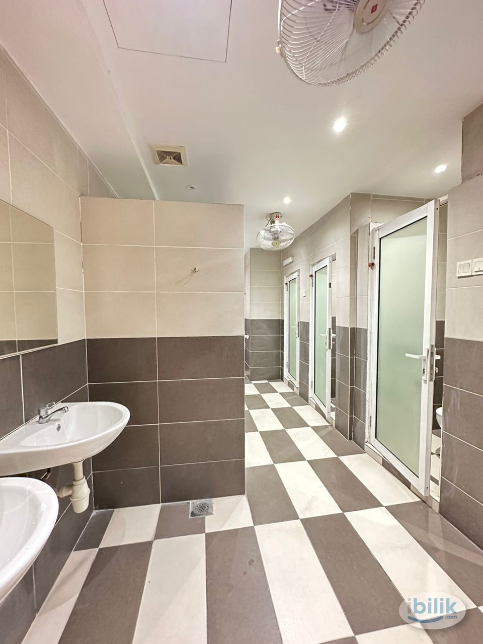 Walking distance @ BRT Mentari, single room @ Q-Inn Hotel PJS 8, Bandar Sunway, Mc Donald Sunway Pyramid,  BRT Mentari - Image 5