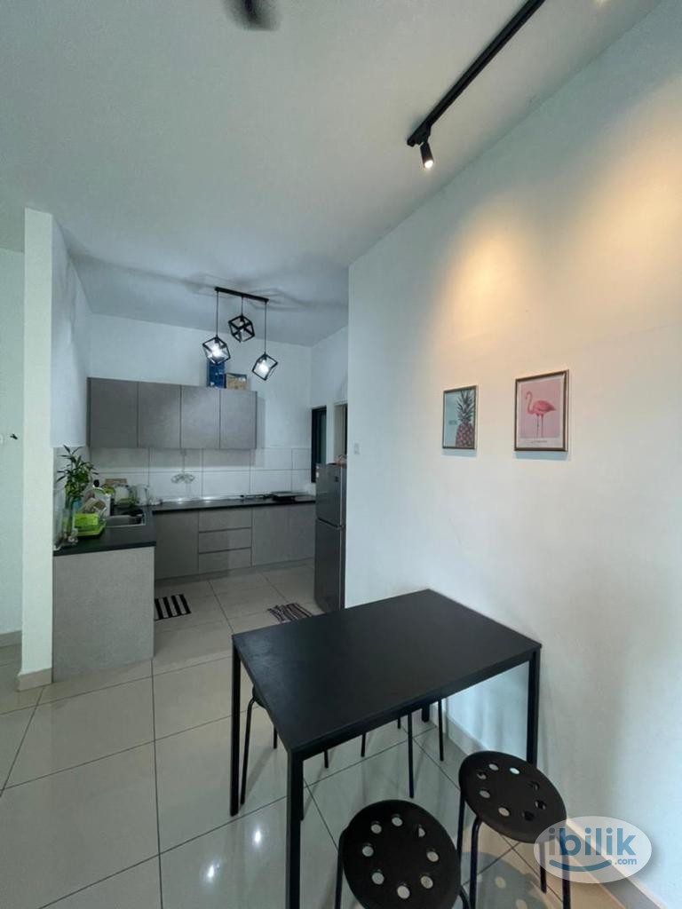 NON PARTITION, FREE WIFI+UTILITIES, Master Room at Parkhill Residence, Bukit Jalil - Image 3