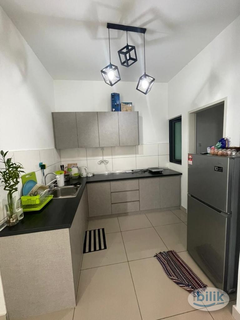 NON PARTITION, FREE WIFI+UTILITIES, Master Room at Parkhill Residence, Bukit Jalil - Image 4
