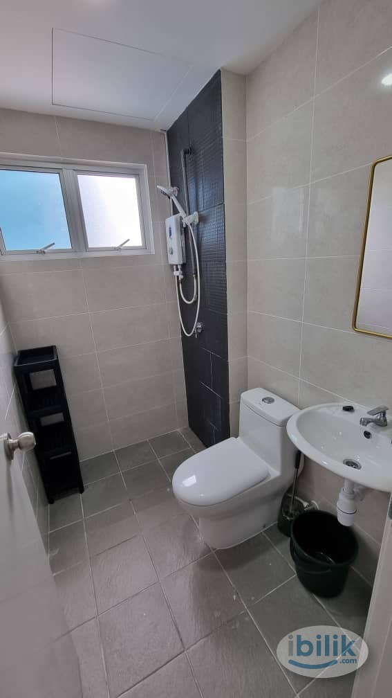 Master Room at Acacia Residences, Sepang - Image 4