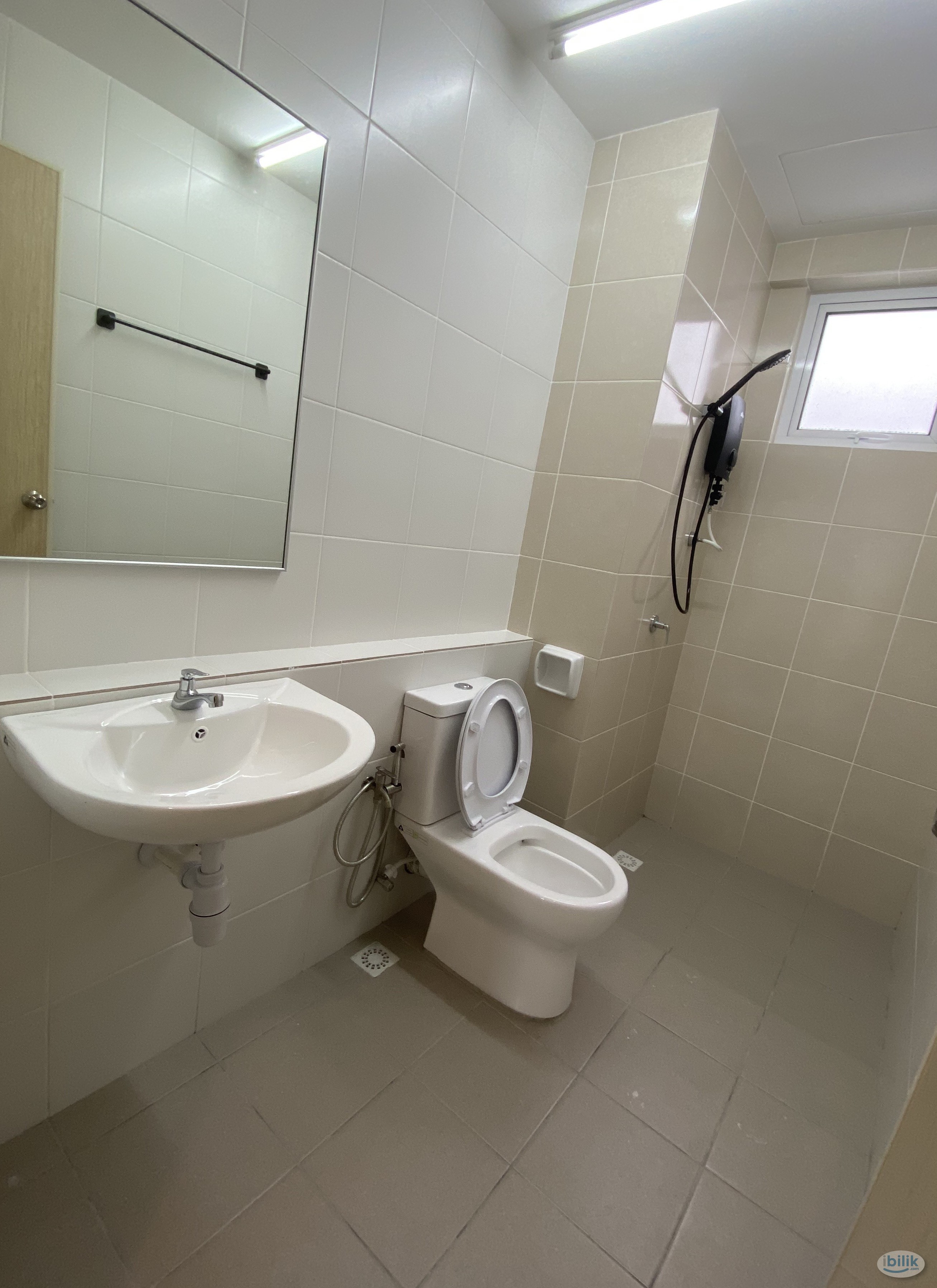 Female Room at Havana, Bayan Lepas - Image 3