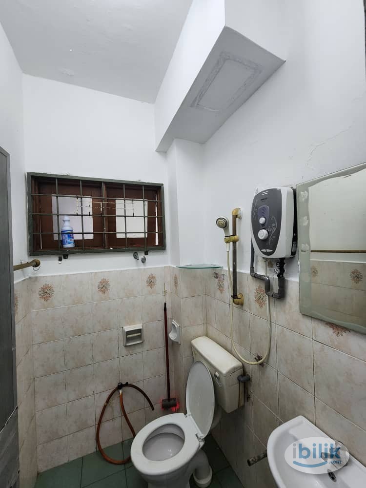 Master Room at JALAN BK 5/4, BANDAR KINRARA, - Image 1