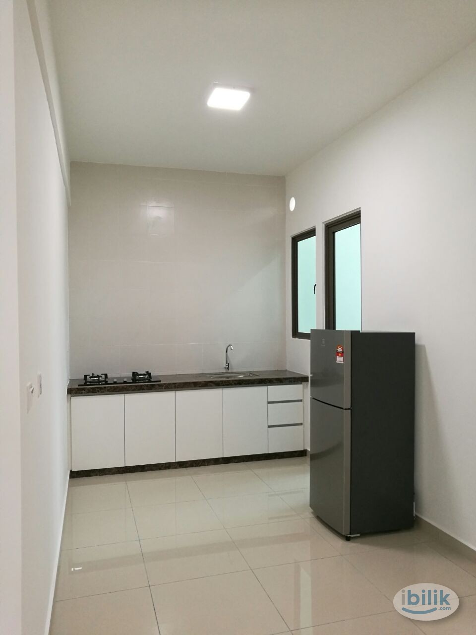 Large and Cozy Master Room at Tree Sparina, Bayan Lepas - Image 3