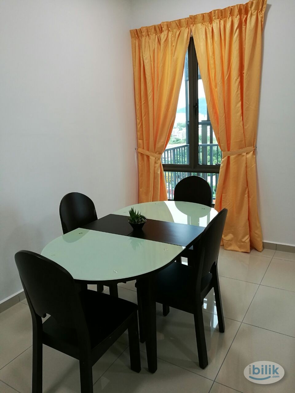 Large and Cozy Master Room at Tree Sparina, Bayan Lepas - Image 4