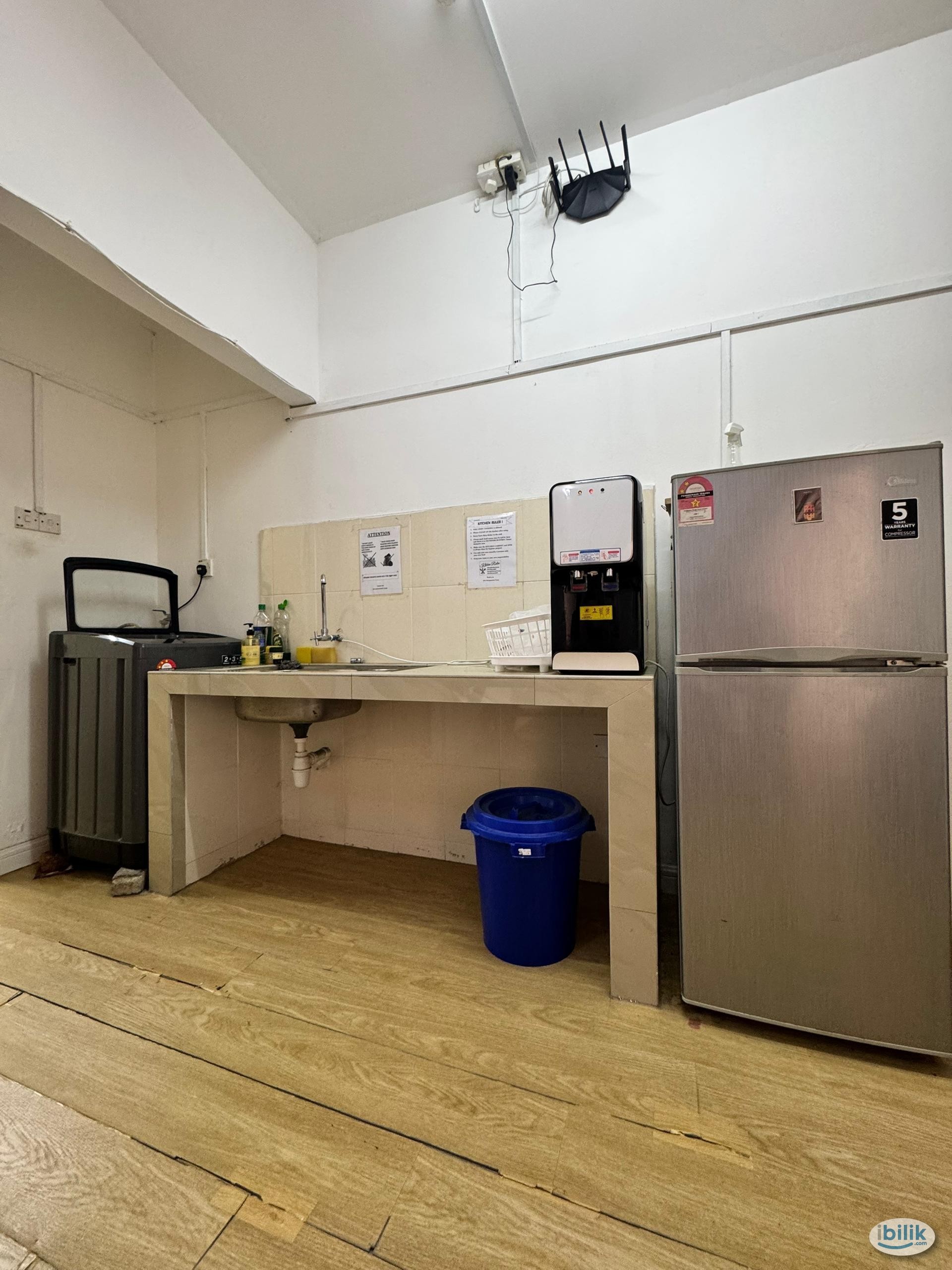 Middle Room with Aircond BANDAR PUTERI 12/19 Puchong - Image 2