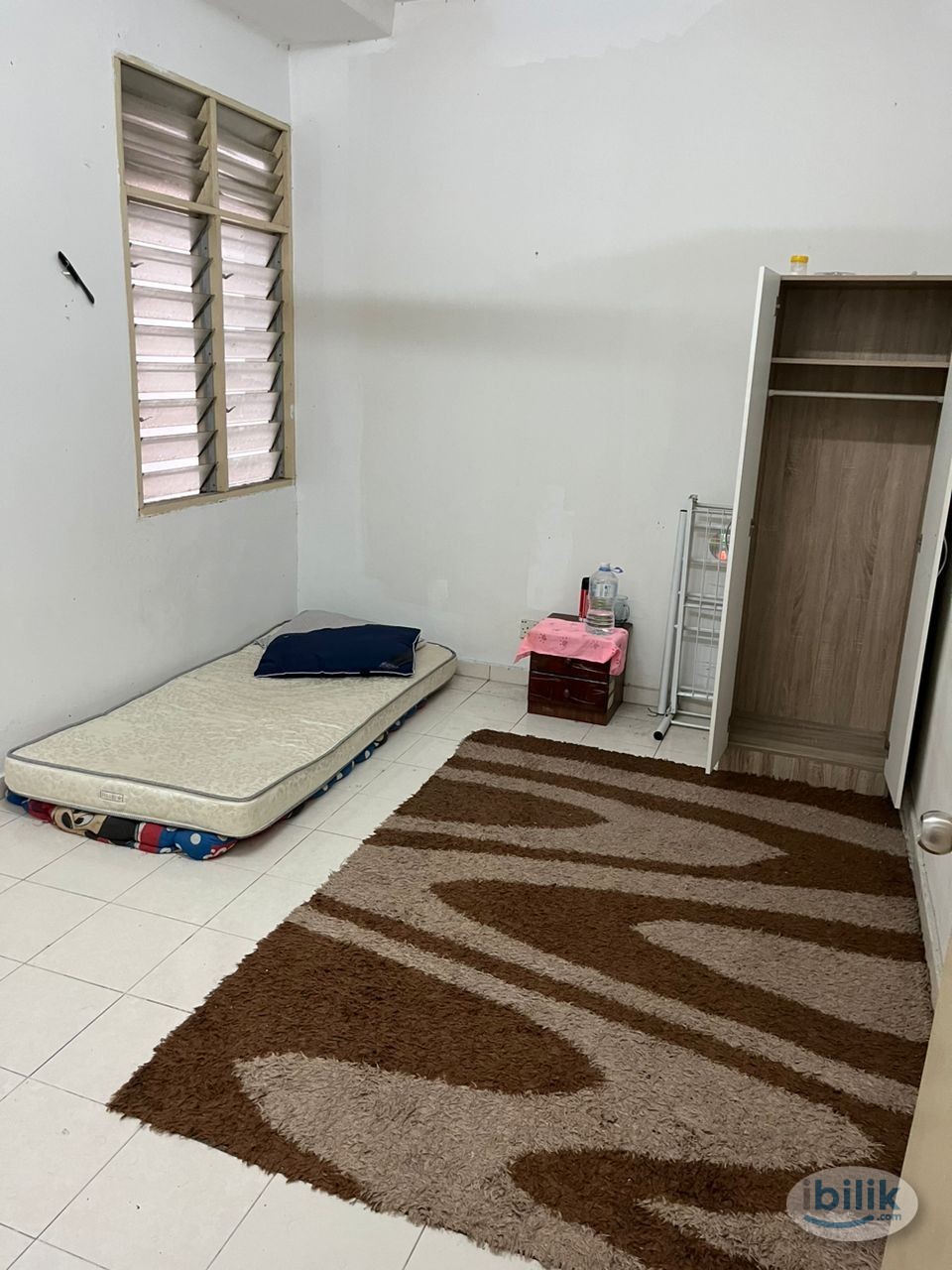 MIDDLE Room at Lagoon Perdana, Bandar Sunway-6 min walking to SUNWAY GEO, SUNWAY HOSPITAL MEDICAL CENTER, BRT - Image 1