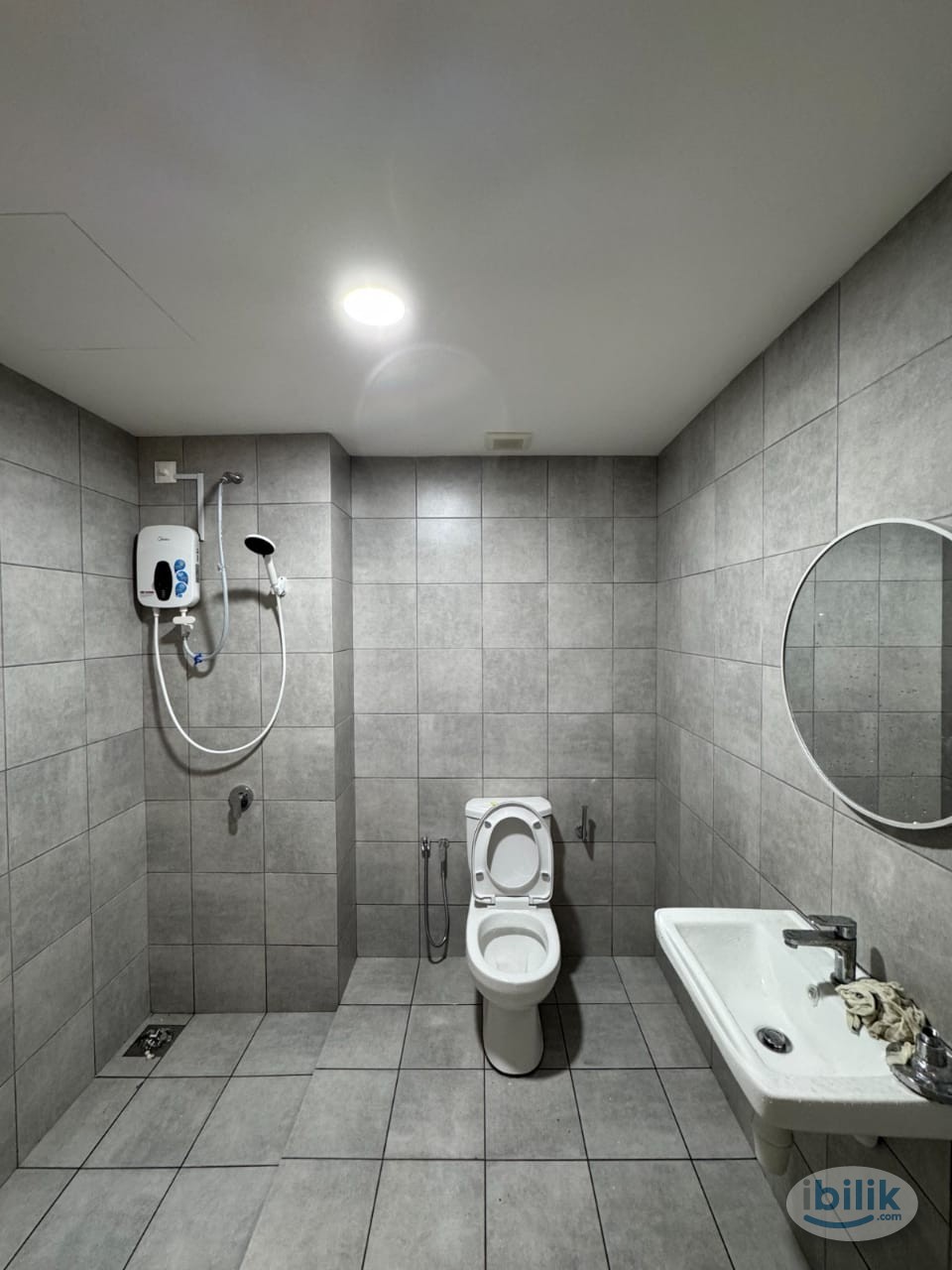 Studio at Bandar Putra Permai, Seri Kembangan - Image 4