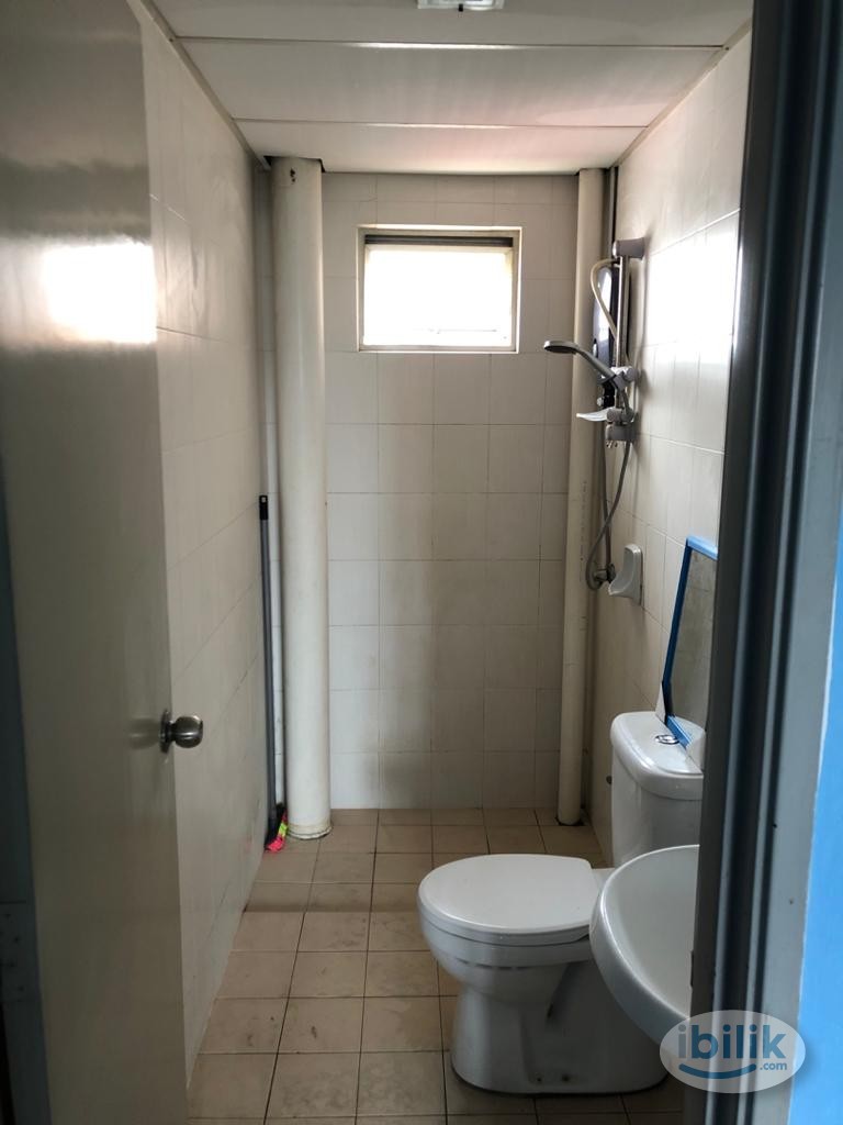 FEMALE ONLY Putra Majestik Medium Room - Image 1