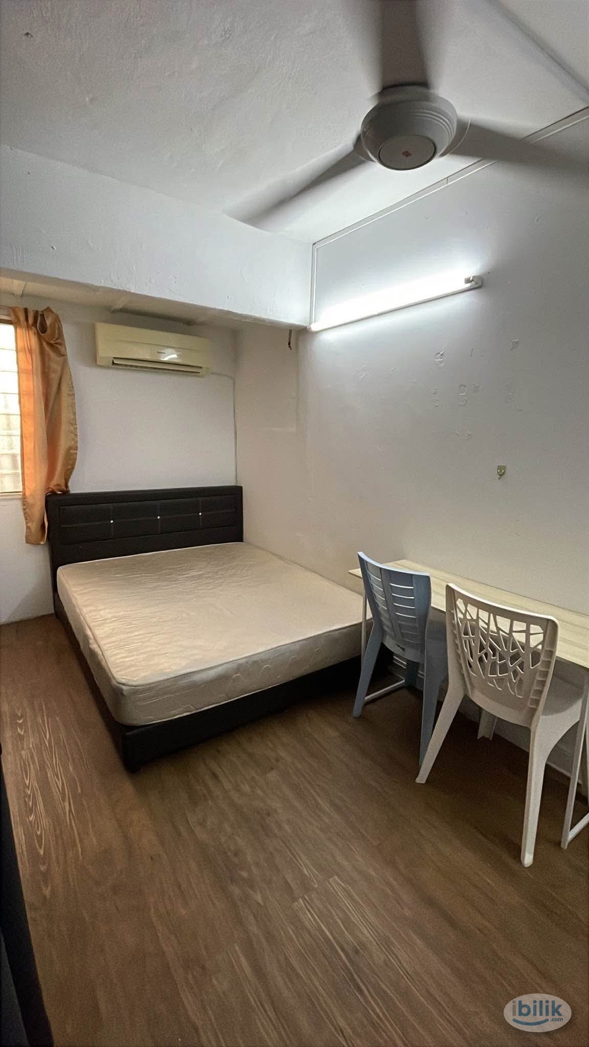 Middle Room at SS14, Subang Jaya (5min Walk To LRT Station) - Image 1