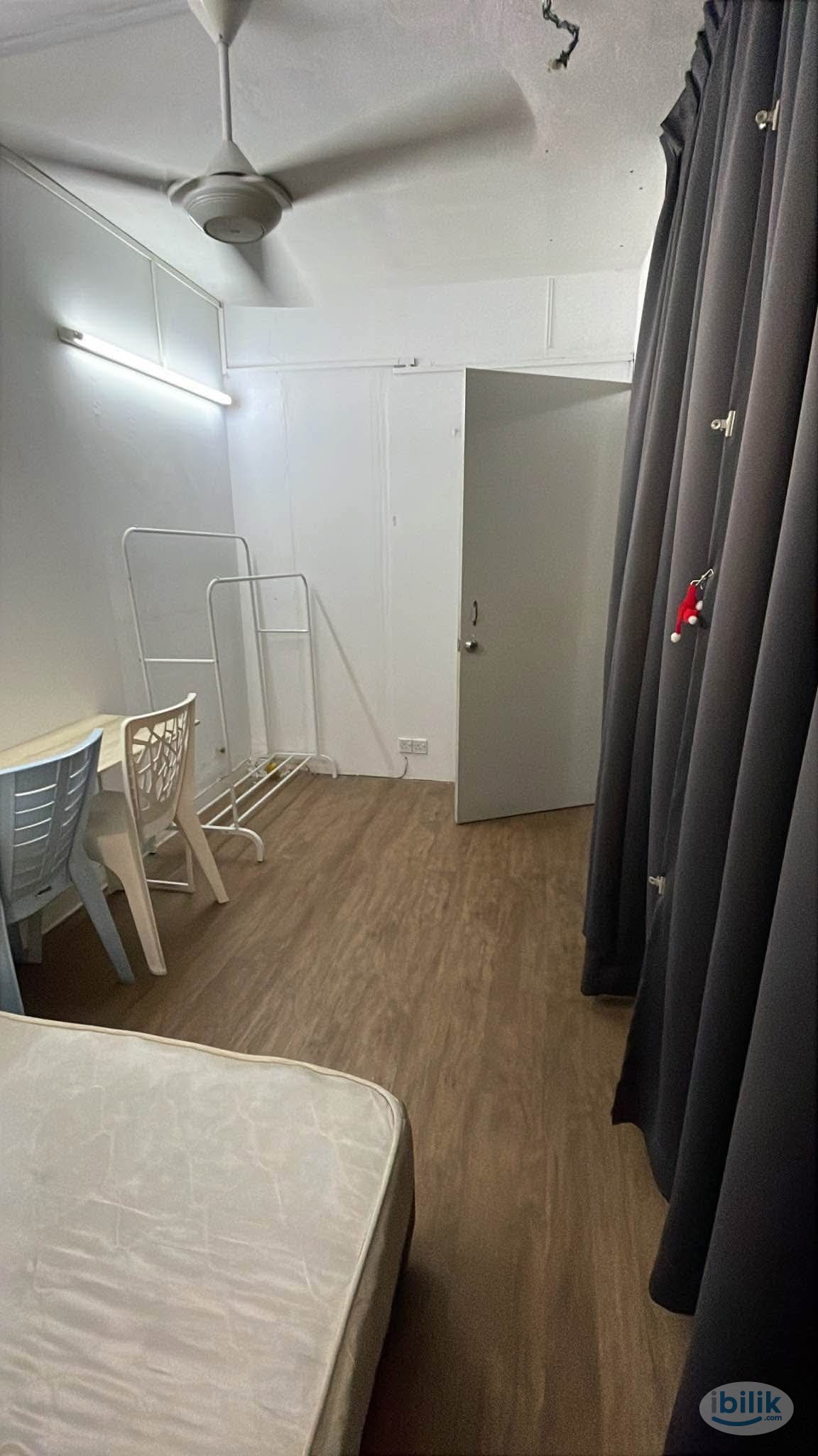 Middle Room at SS14, Subang Jaya (5min Walk To LRT Station) - Image 2