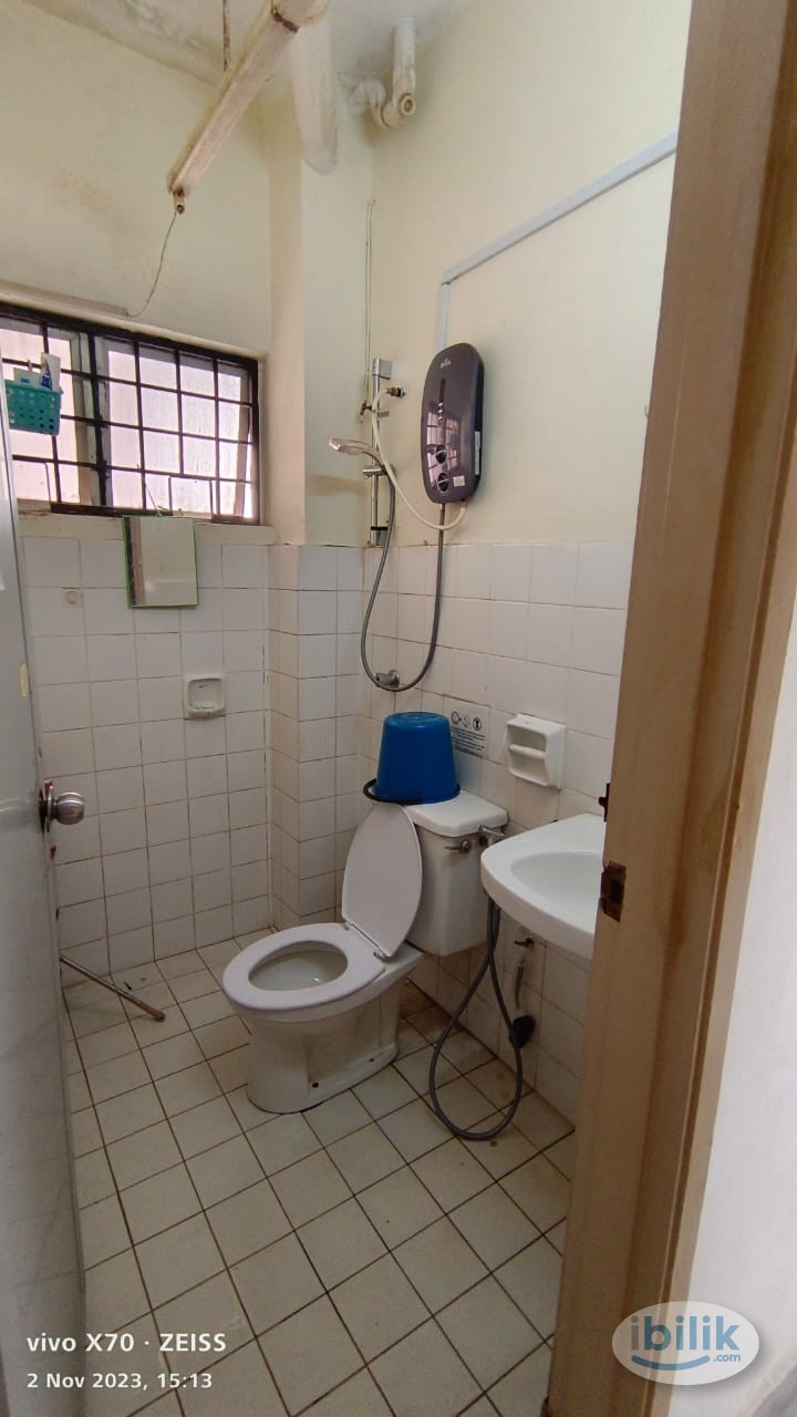 Middle Room at SS14, Subang Jaya (5min Walk To LRT Station) - Image 5