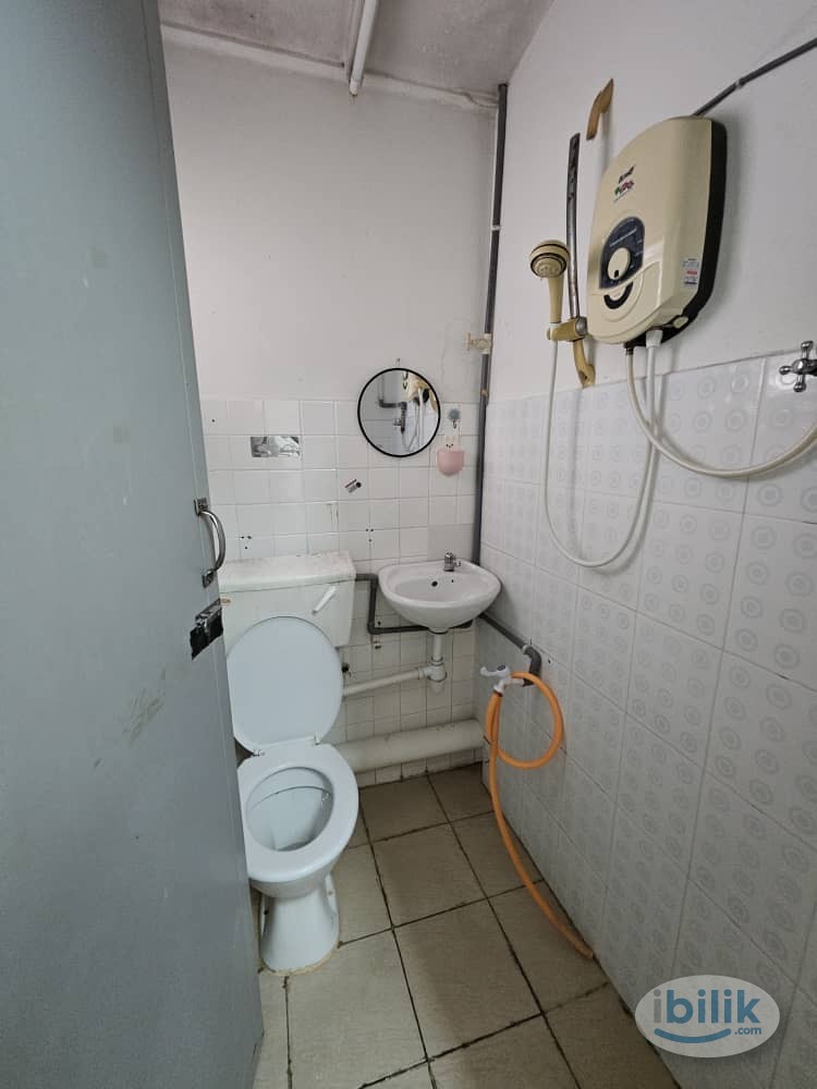 👩‍🦰Female Unit Master Room at SS15, Subang Jaya (Private Bathroom) - Image 2