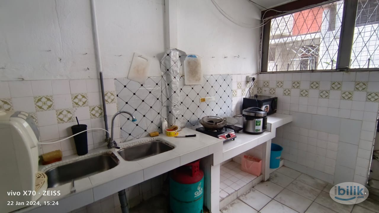👩‍🦰Female Unit Master Room at SS15, Subang Jaya (Private Bathroom) - Image 3