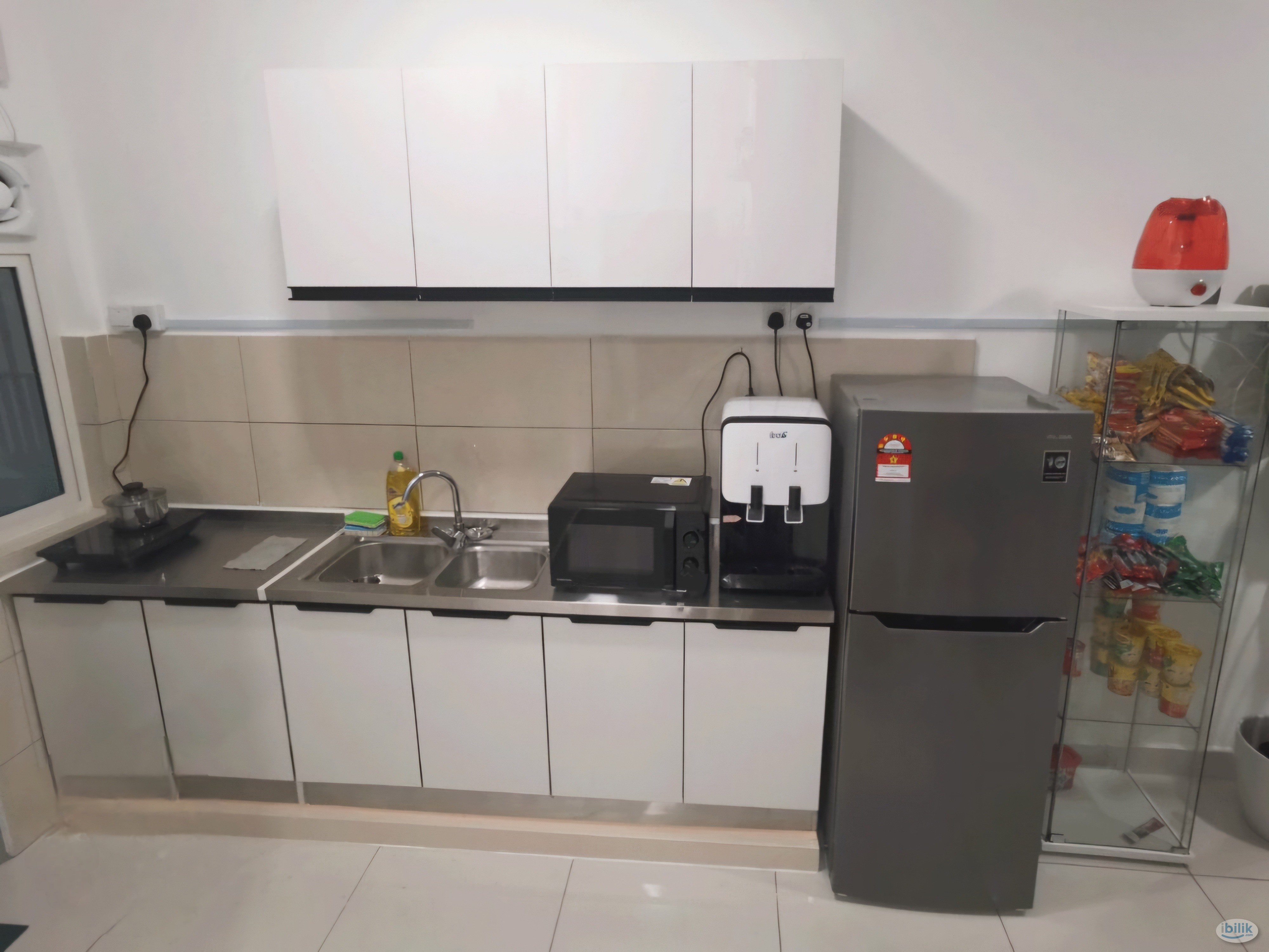 Single Room with bathroom for rent at Tun Razak Residence - Image 2