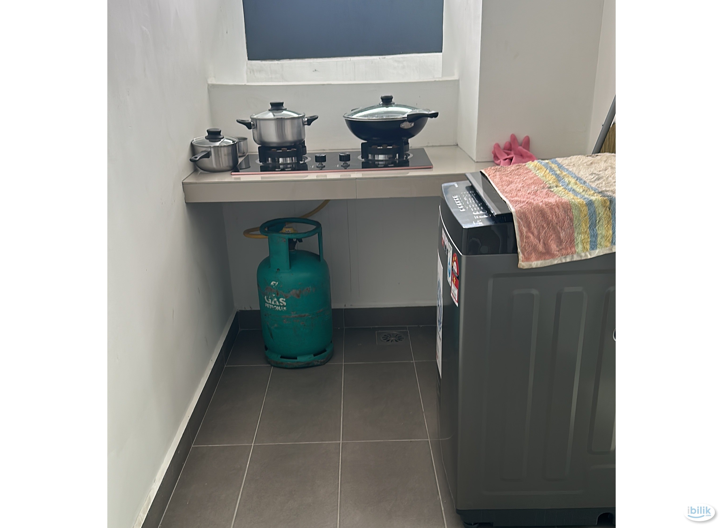 SMALL SINGLE FULLY FURNISHED ROOM - Image 3
