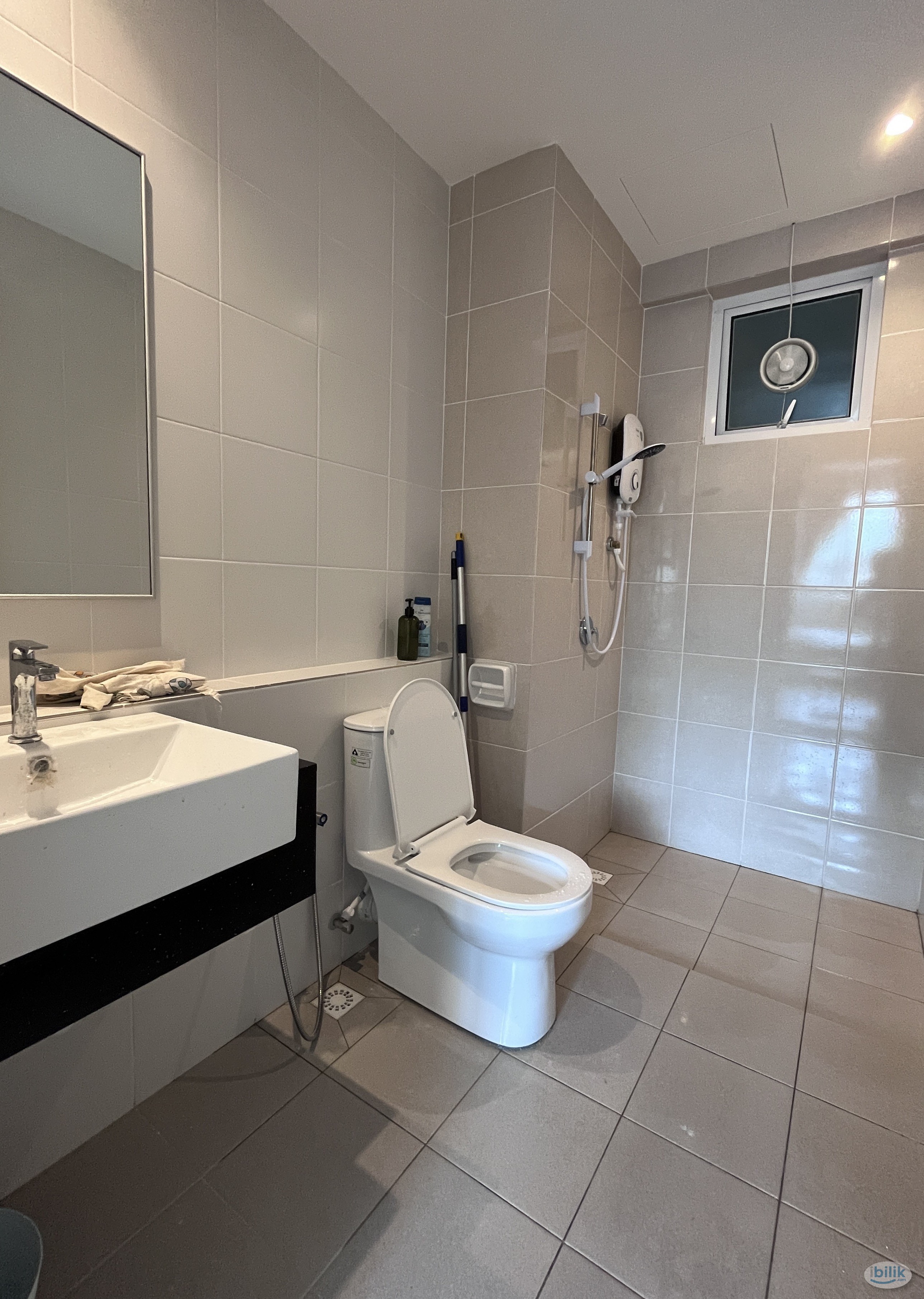 Middle Room at Havana Beach Residences, Bayan Lepas - Image 3