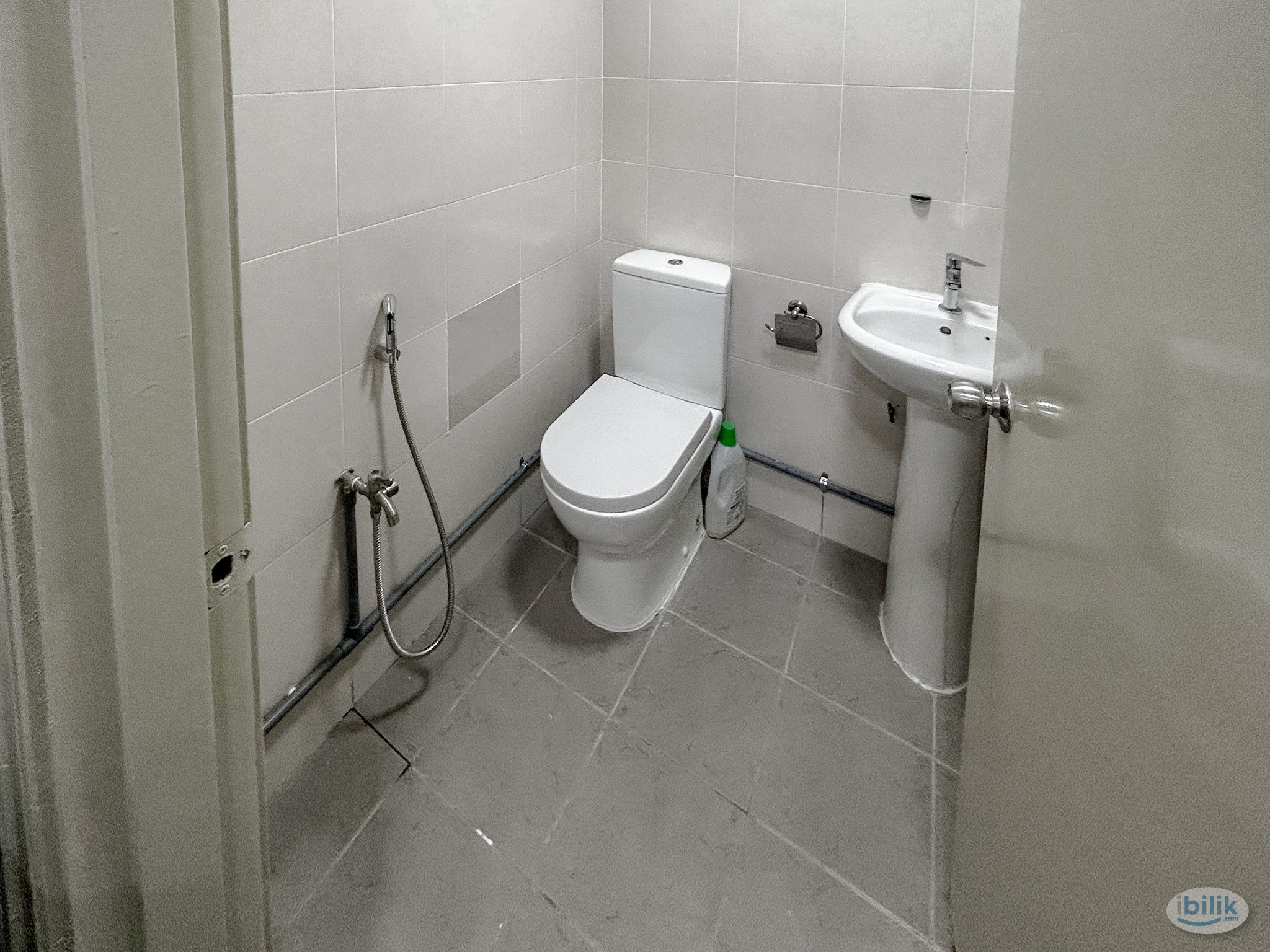 Middle Room at Subang Olives, Subang Jaya - Image 5
