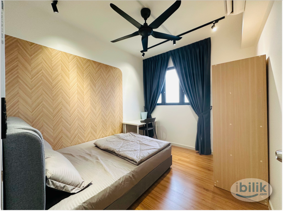 [MRT Maluri] Middle Room at M Vertica KL City Residences, Cheras - Image 1
