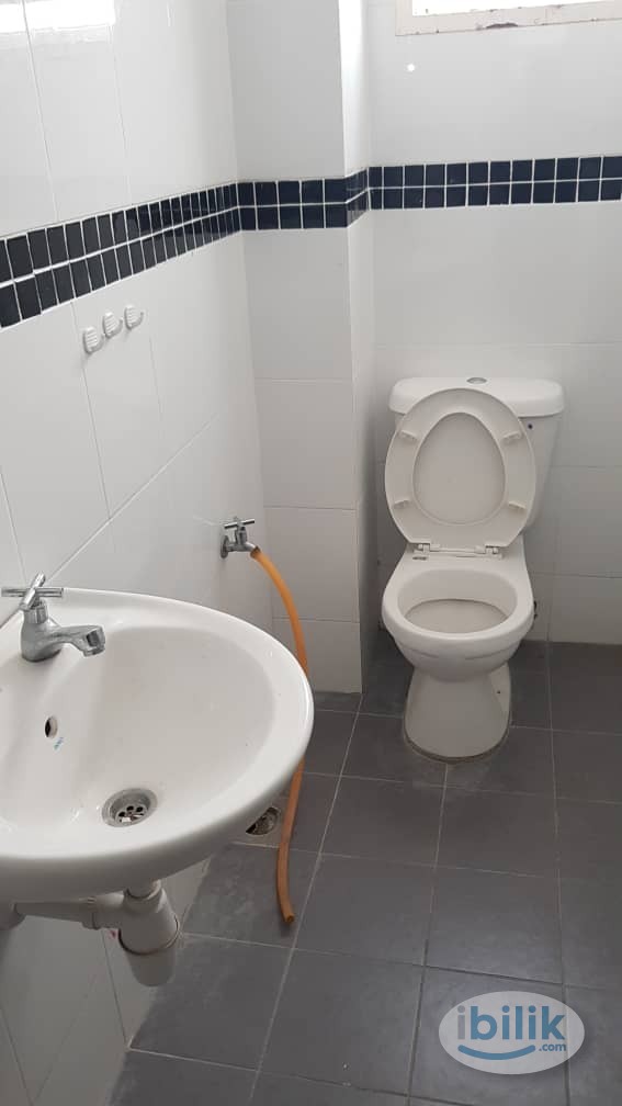 Male Unit Middle Room at Subang Bestari, Subang - Image 5