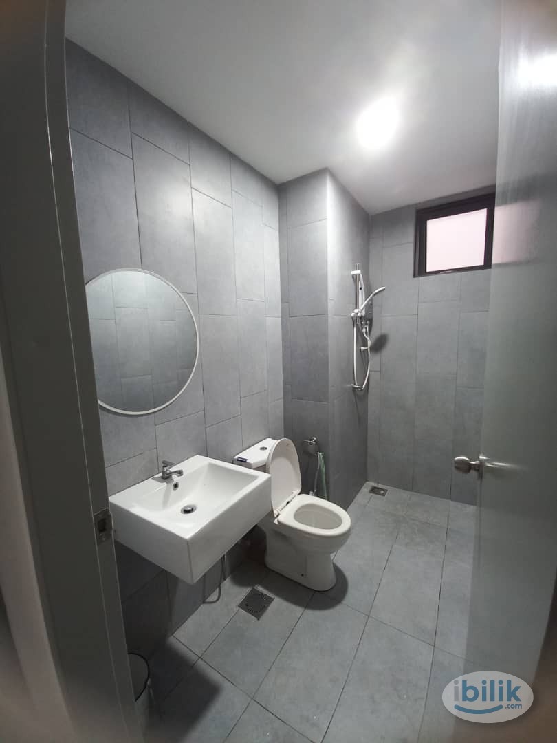 Middle Room at M Vertica KL City Residences, Cheras - Image 4