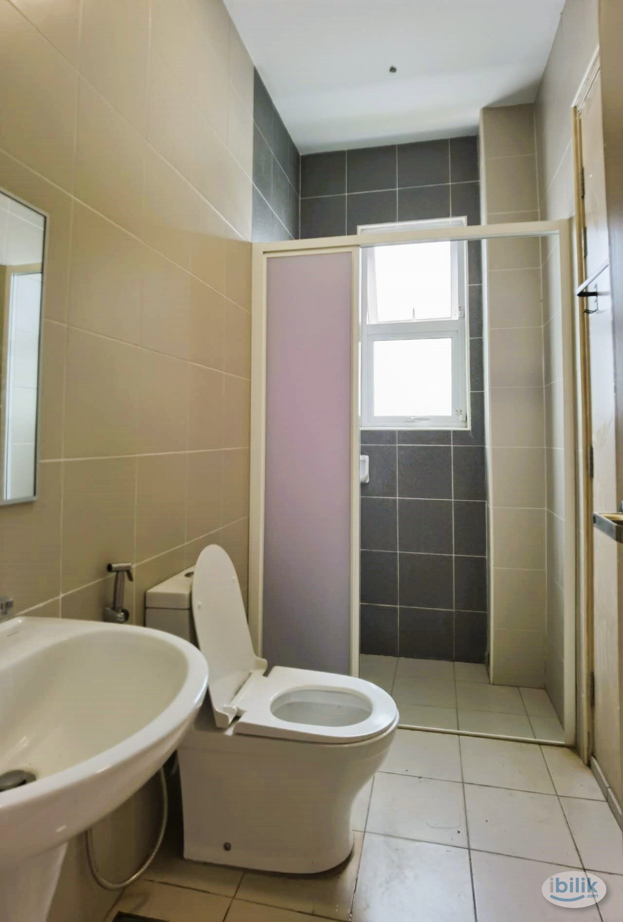 Middle Room at Setia Alam, Shah Alam - Image 2