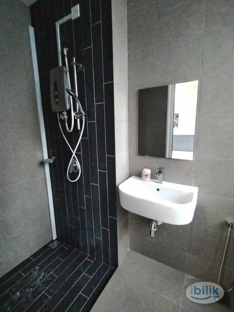 Original Middle Room at H2O Residences, Ara Damansara - Image 5