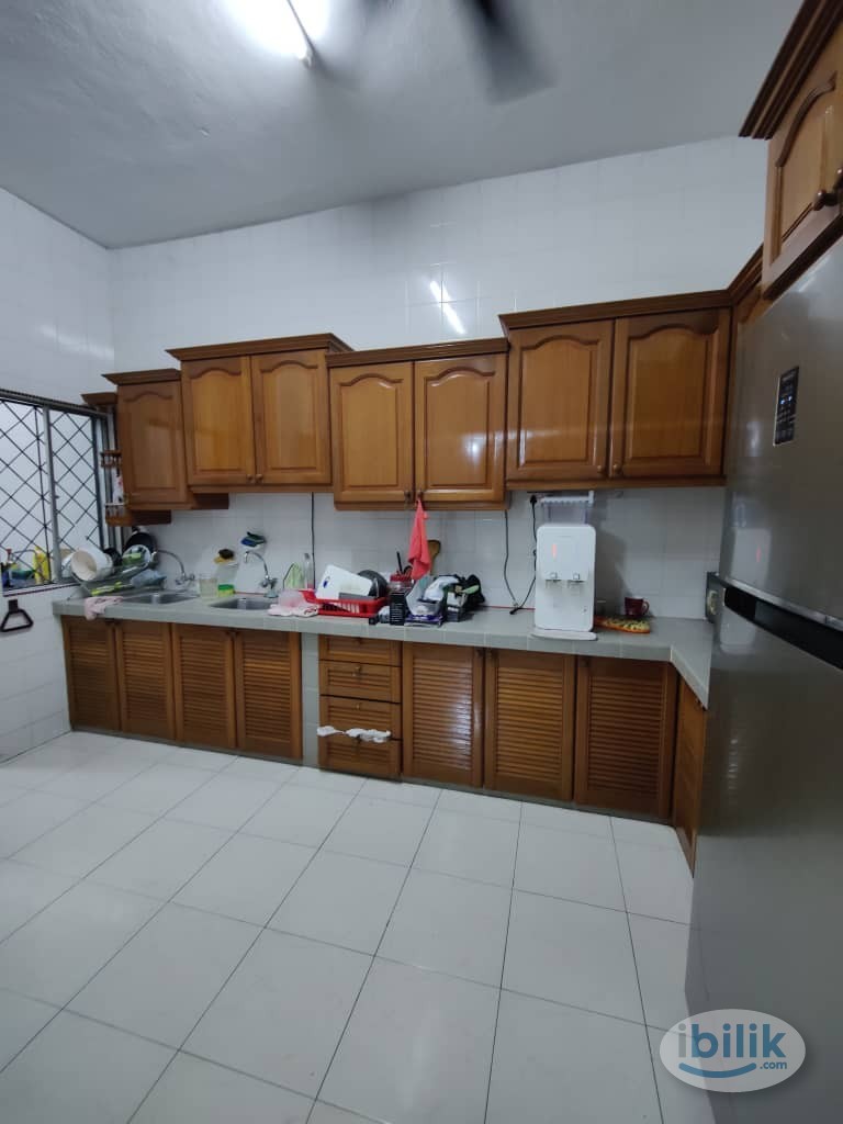 ⭐Free Parking ⭐Landed House near Glomac⭐Middle Room at Glomac Centro, Bandar Utama - Image 4